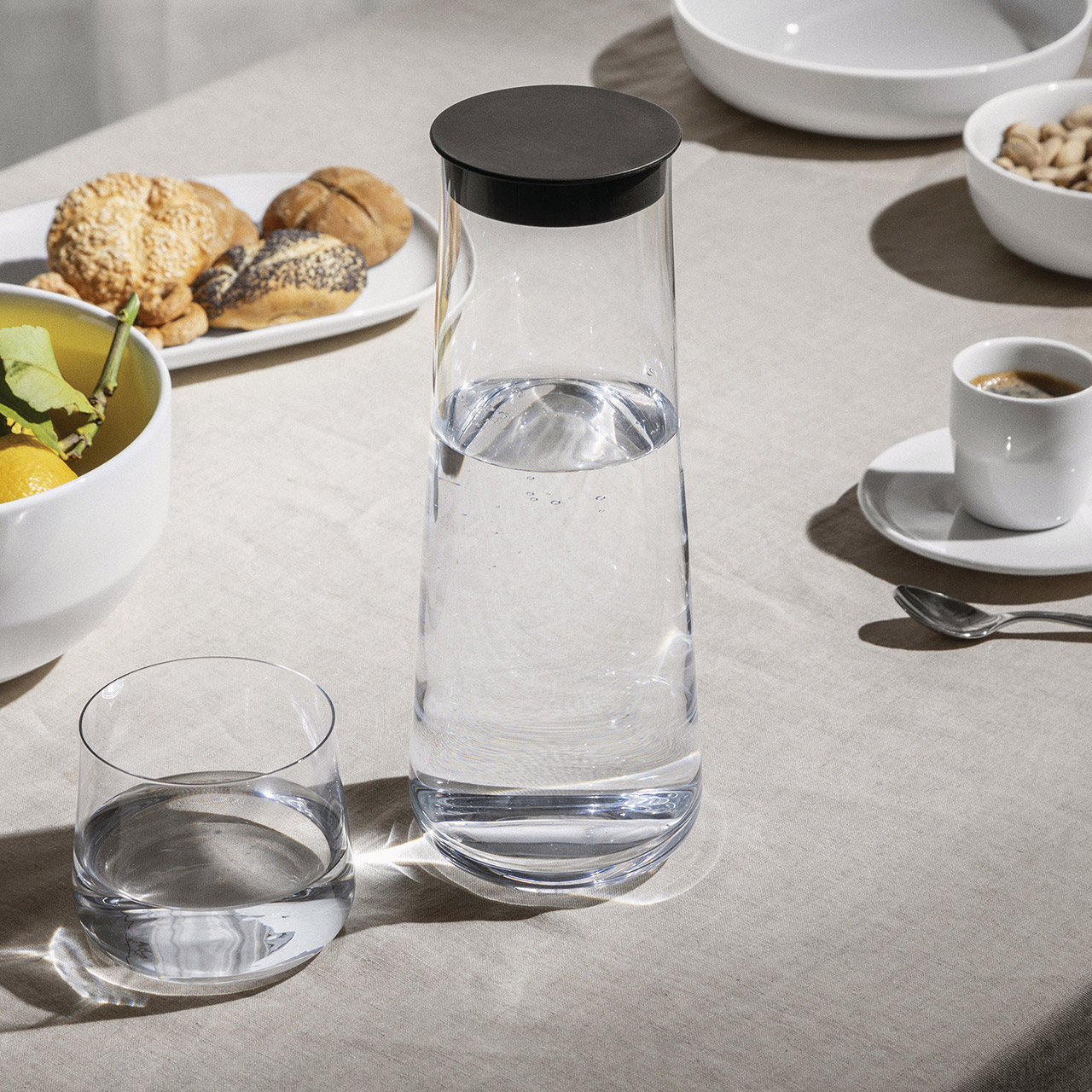 Carafe with lid 1.10 l