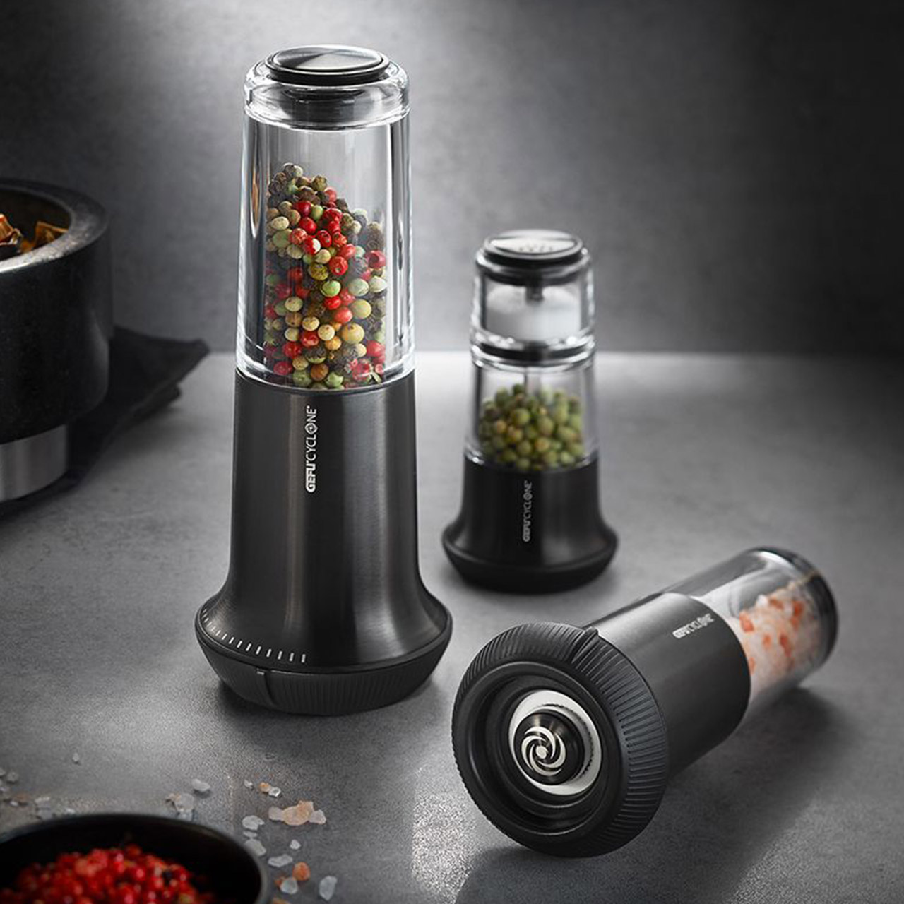 Salt or pepper mill M black