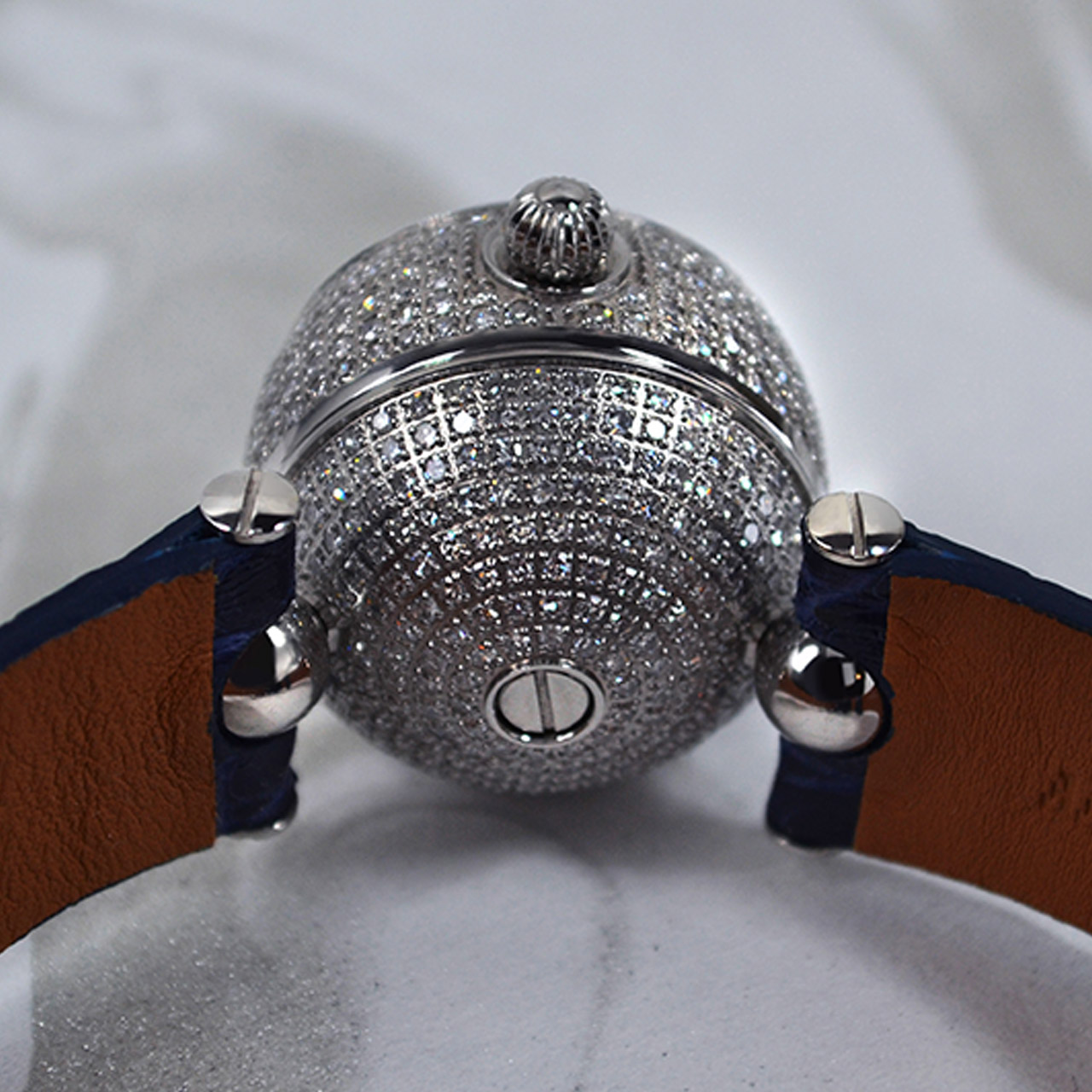 Wristwatch with diamonds automatic violet