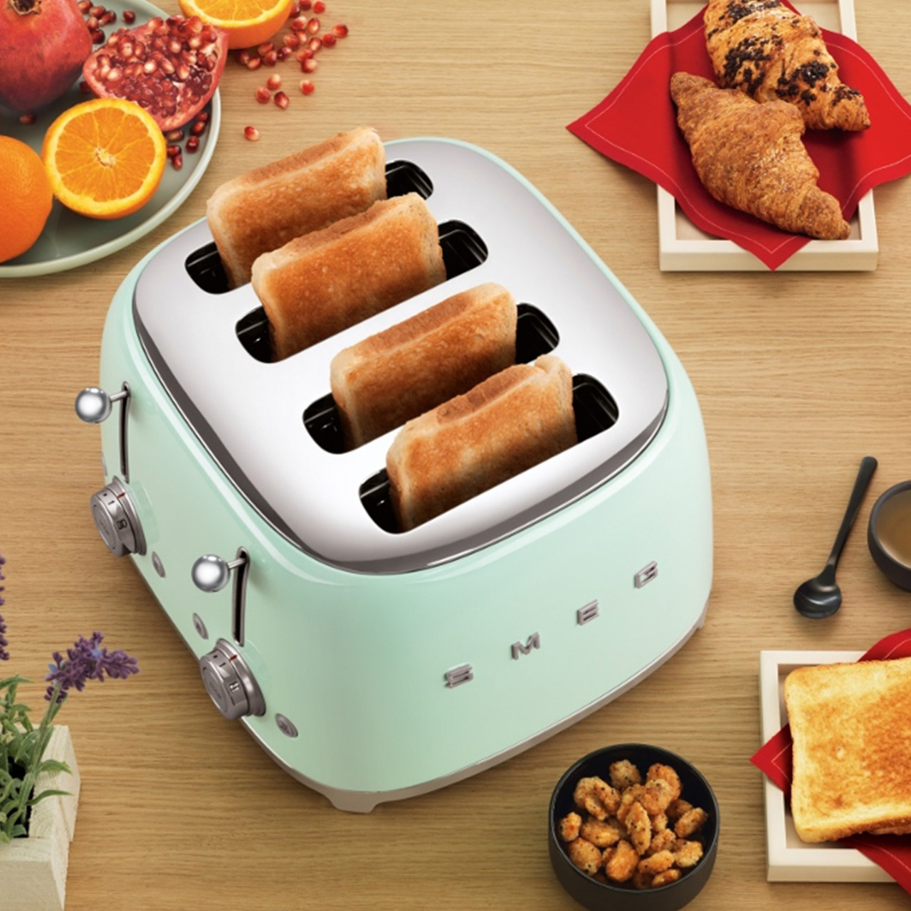 4-Slice Toaster black