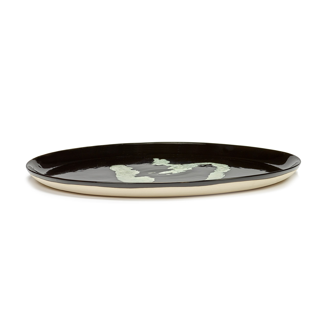 Serving Plate 35 cm black Pepper white