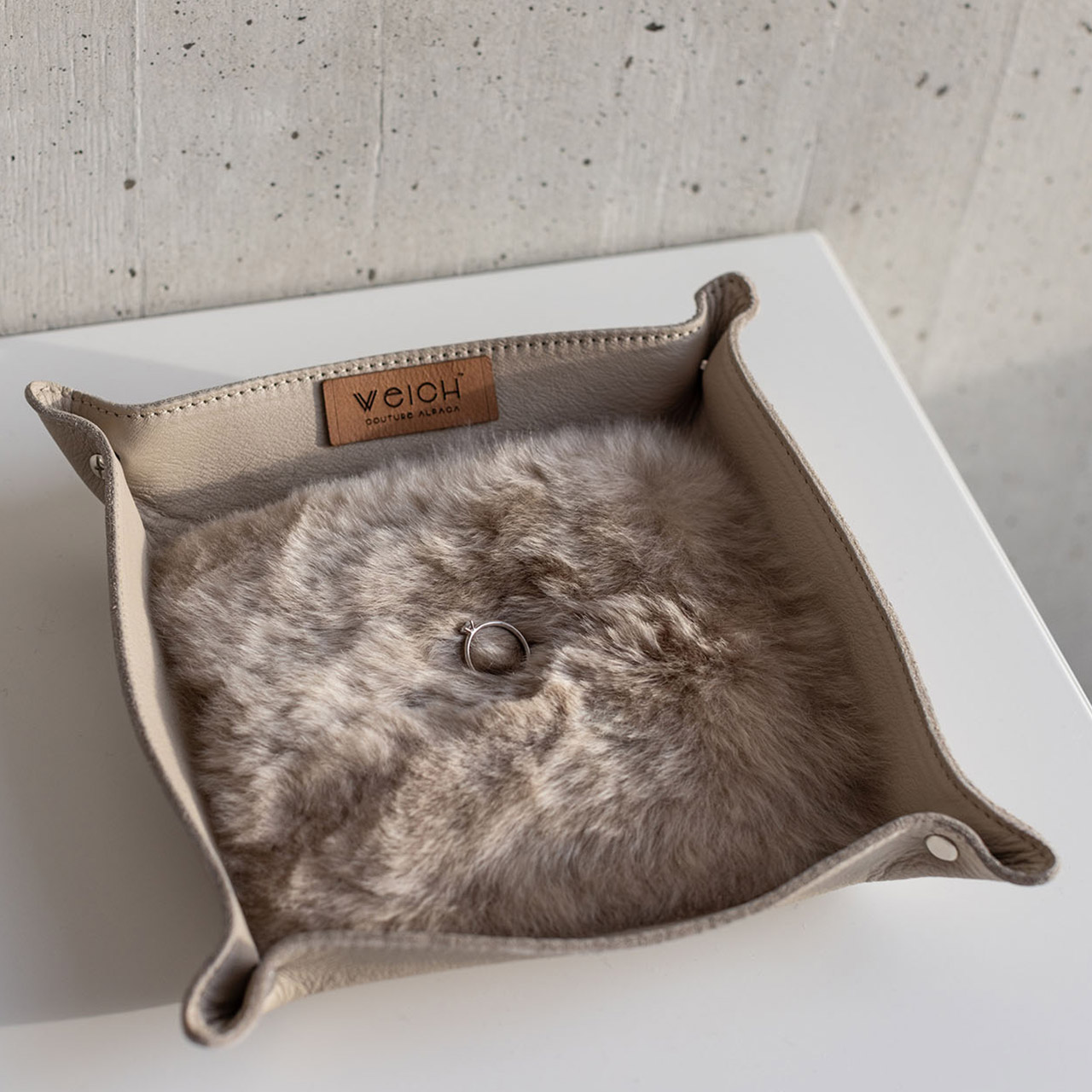 Tray alpaca fur dark champagne