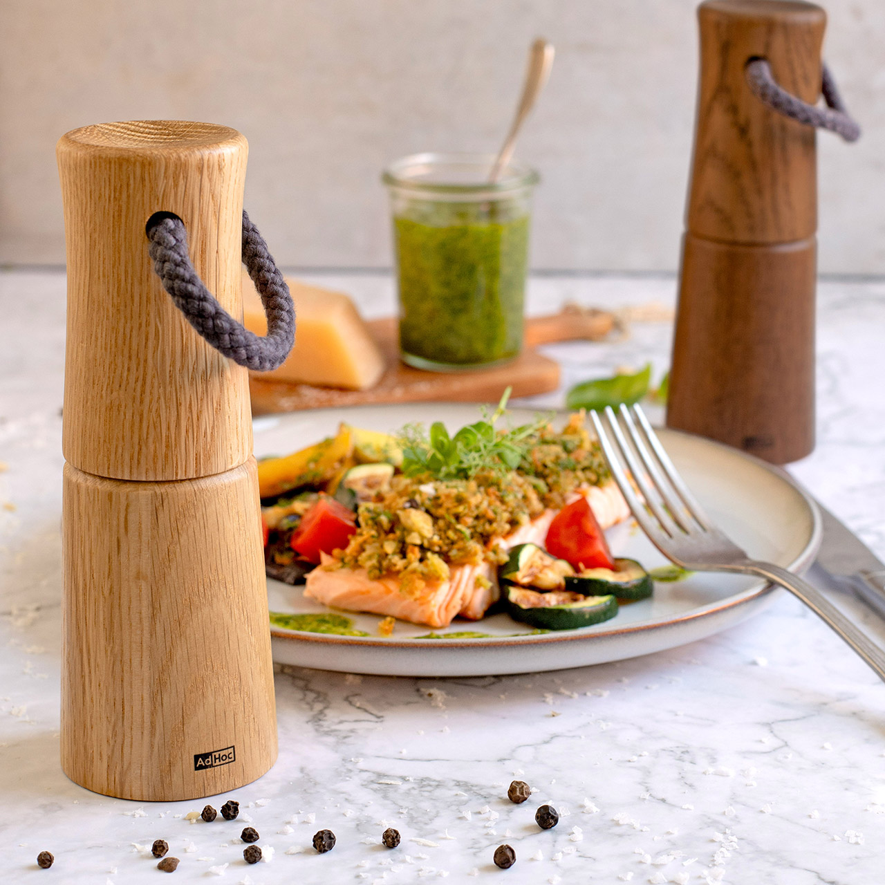 Pepper/salt mill 17 cm ceramic grinder, natural oiled oak, light