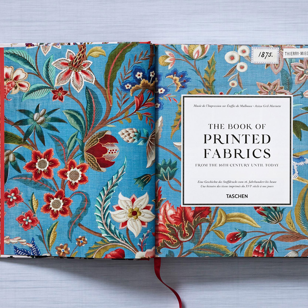 The Book of Printed Fabrics. From the 16th century until today