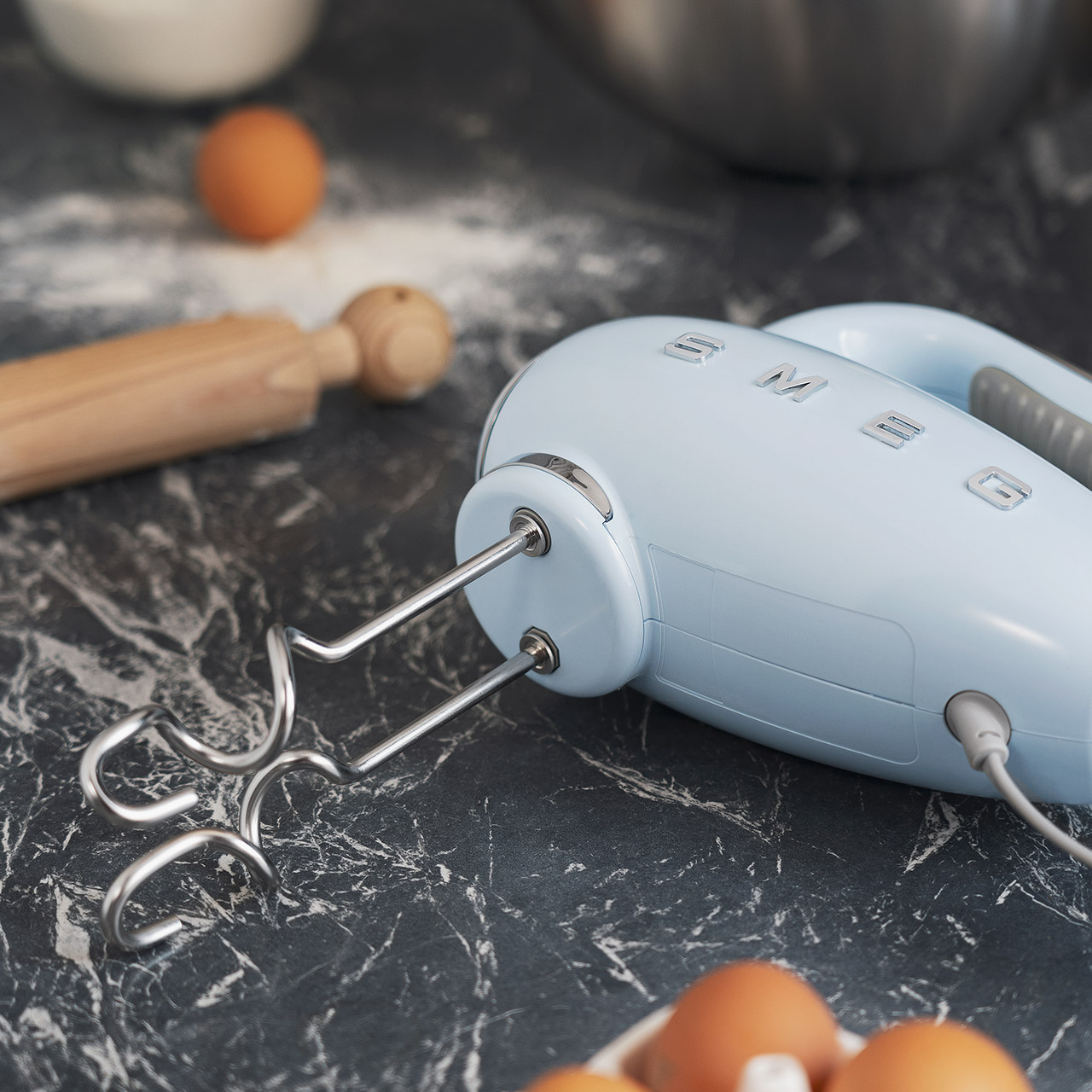 Hand mixer pastel blue