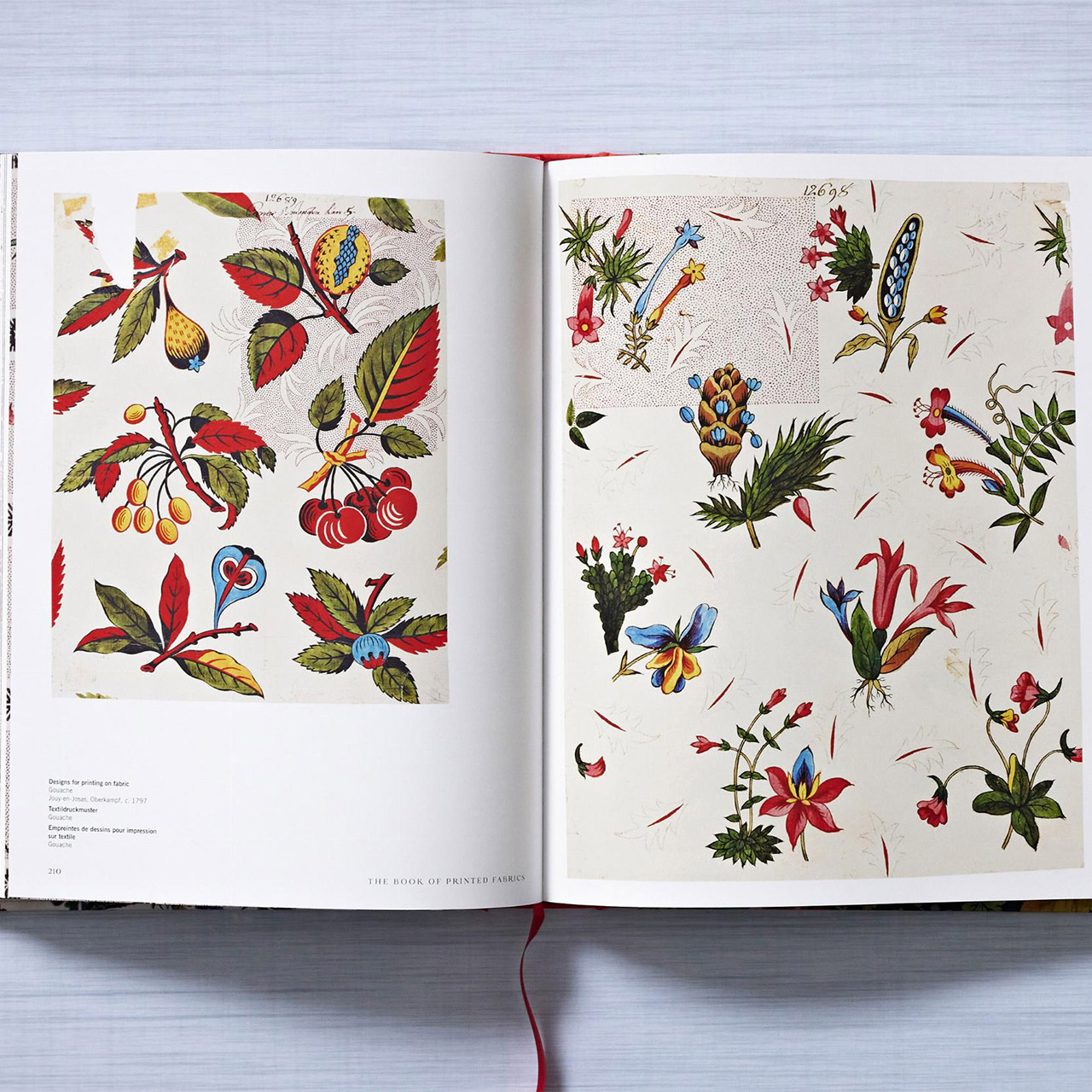 The Book of Printed Fabrics. From the 16th century until today