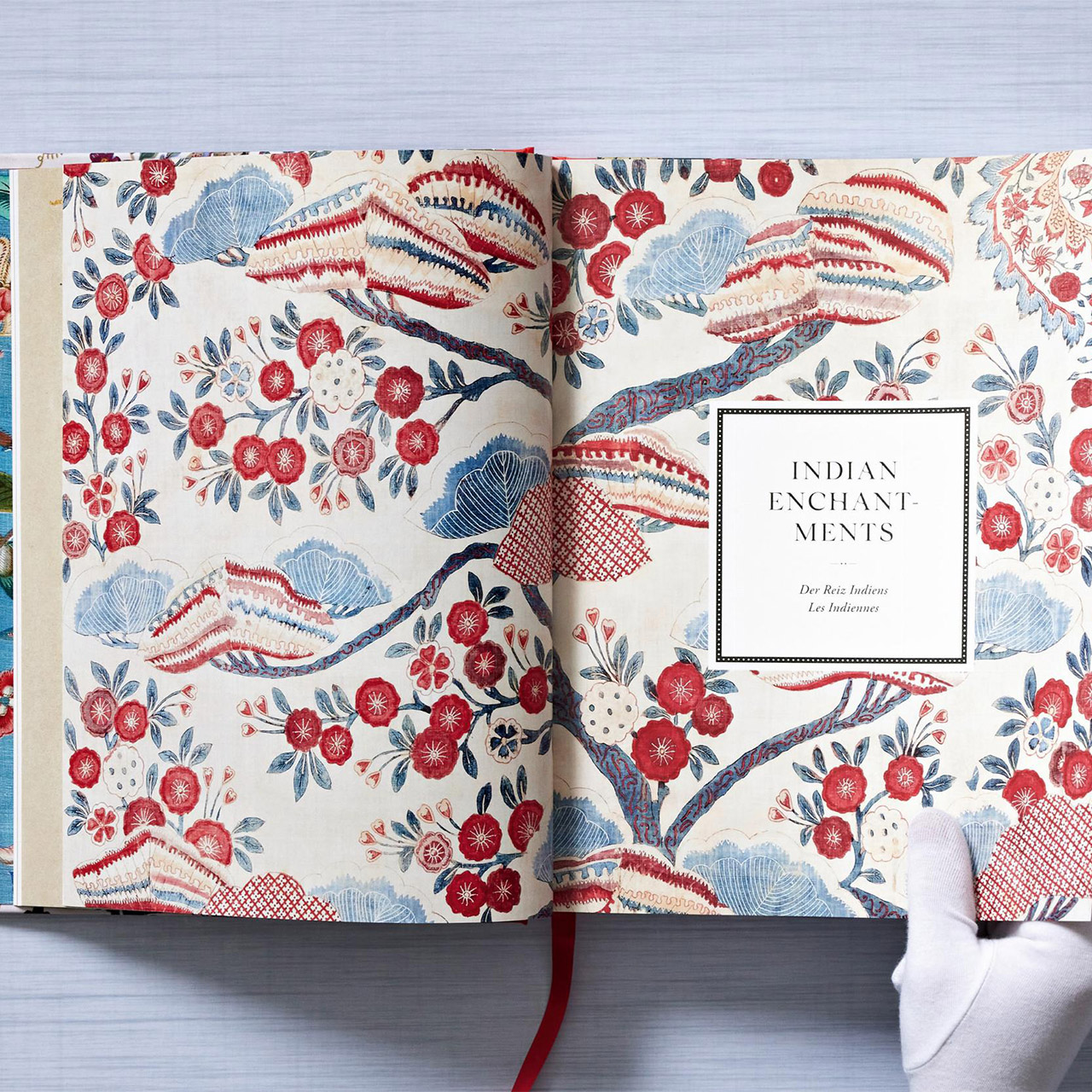 The Book of Printed Fabrics. From the 16th century until today